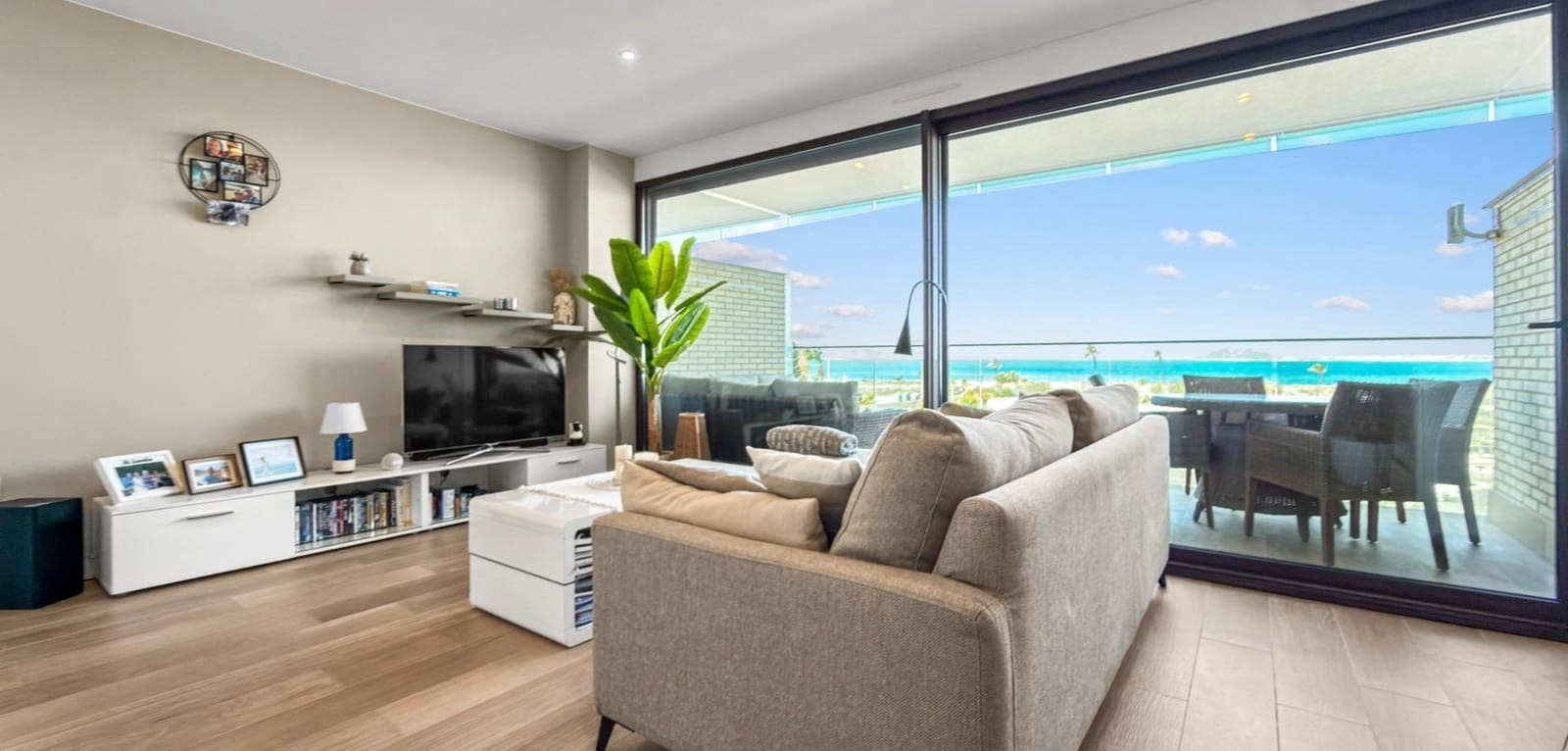 Apartamento de 2 habitaciones en Playa Paraiso en venta con piscina - 320.000 € (Ref: 9707583)