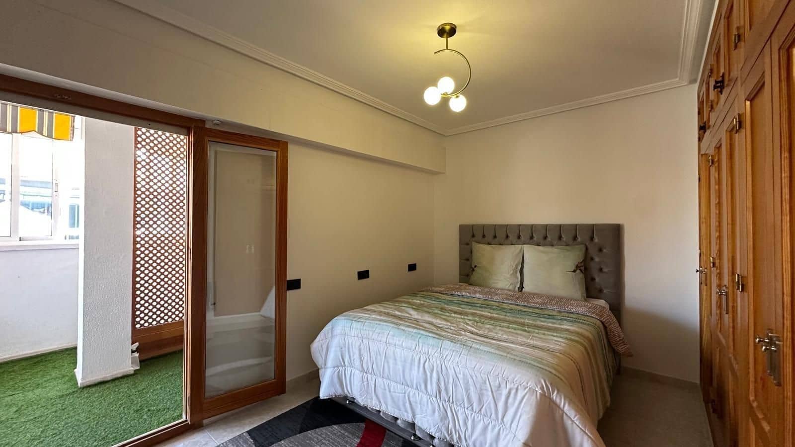 2 Zimmer Apartment zu verkaufen in Torrevieja - 265.000 € (Ref: 9707585)