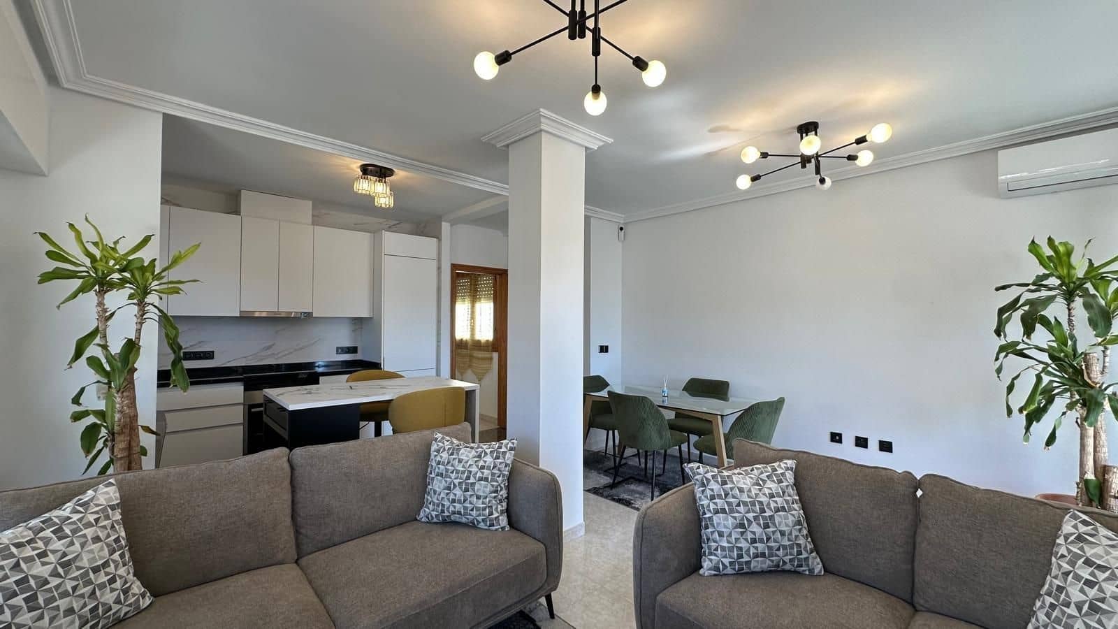 2 Zimmer Apartment zu verkaufen in Torrevieja - 265.000 € (Ref: 9707585)