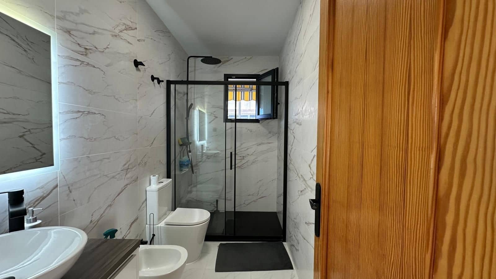 2 Zimmer Apartment zu verkaufen in Torrevieja - 265.000 € (Ref: 9707585)