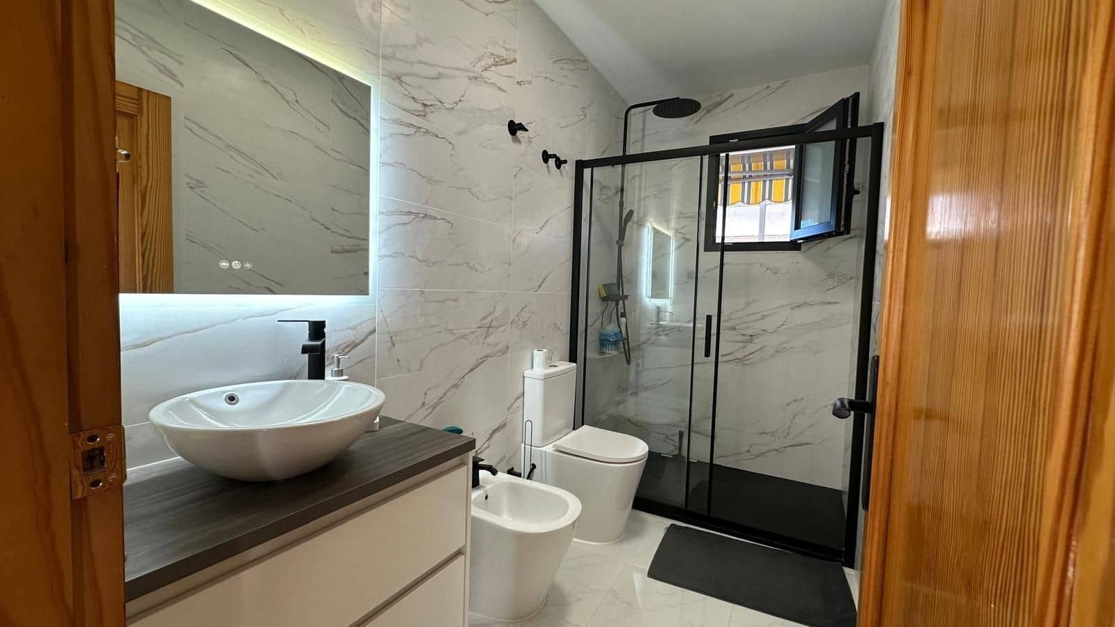 2 Zimmer Apartment zu verkaufen in Torrevieja - 265.000 € (Ref: 9707585)