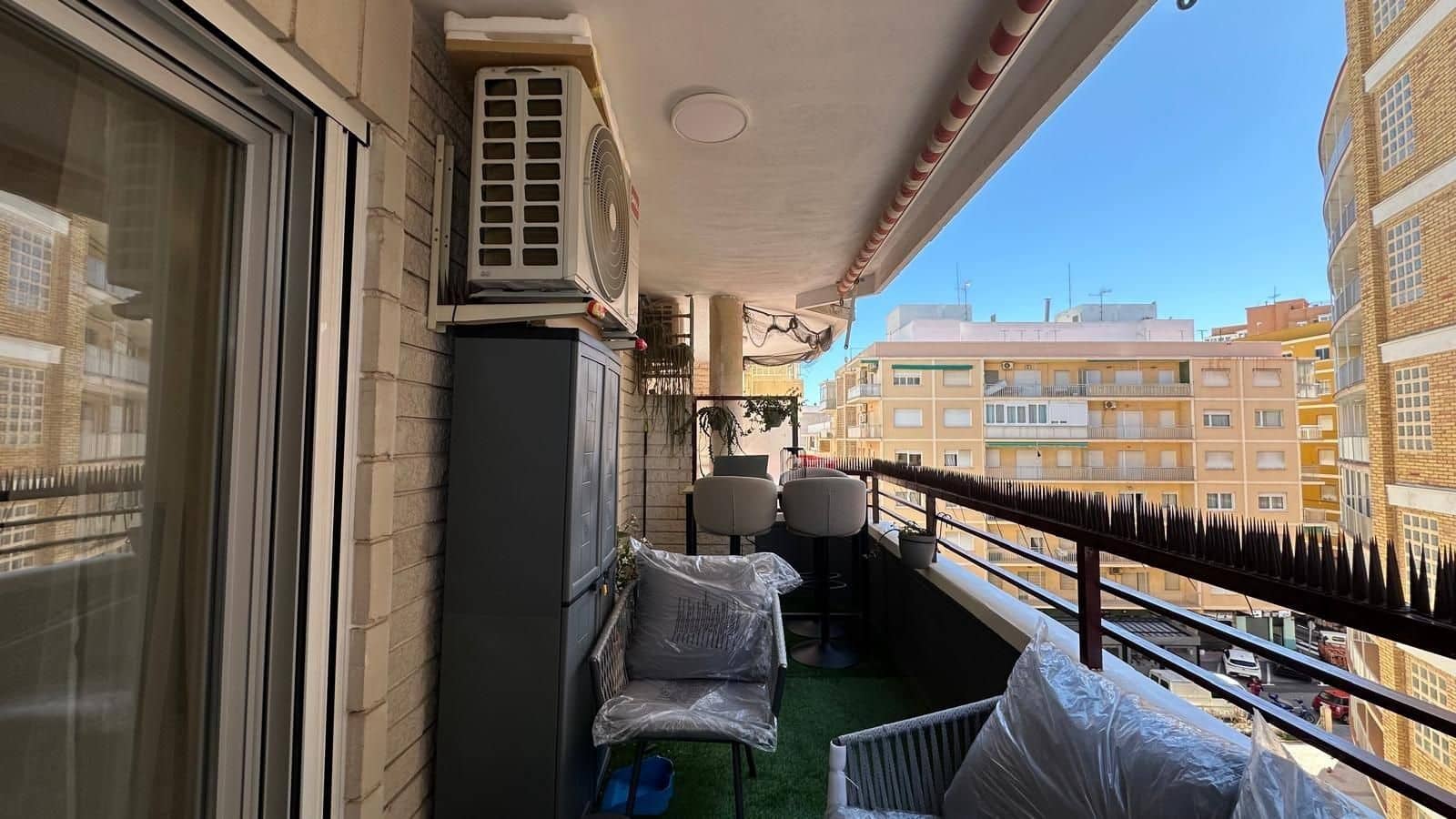 Apartamento de 3 habitaciones en Torrevieja en venta - 374.000 € (Ref: 9707586)