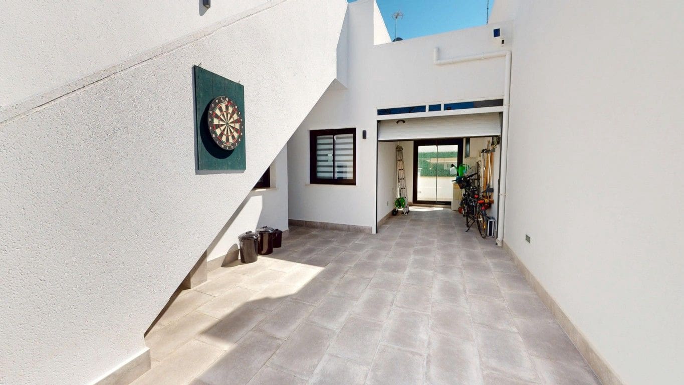 3 slaapkamer Villa te koop in Los Alcazares met garage - € 469.000 (Ref: 9715141)