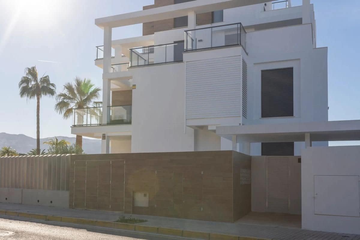 2 bedroom Apartment for sale in Denia with pool - € 285,000 (Ref: 9722095)