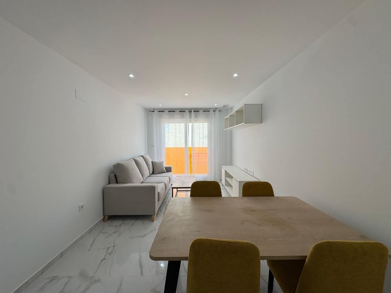 2 bedroom Apartment for sale in Torrevieja with pool - € 189,900 (Ref: 9730289)