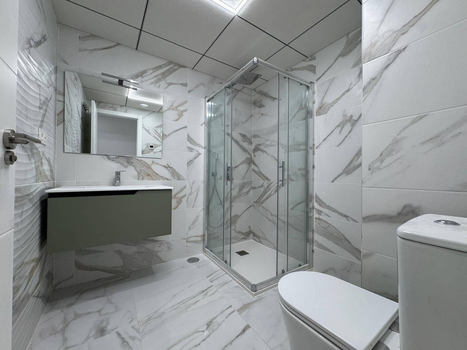 2 bedroom Apartment for sale in Torrevieja with pool - € 189,900 (Ref: 9730289)