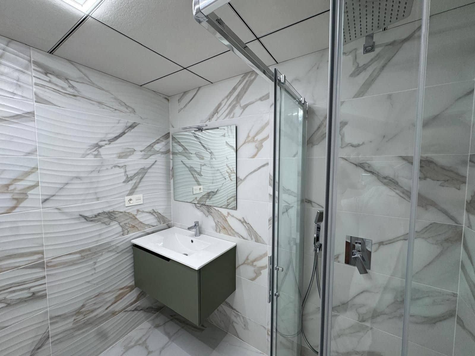 2 bedroom Apartment for sale in Torrevieja with pool - € 189,900 (Ref: 9730289)