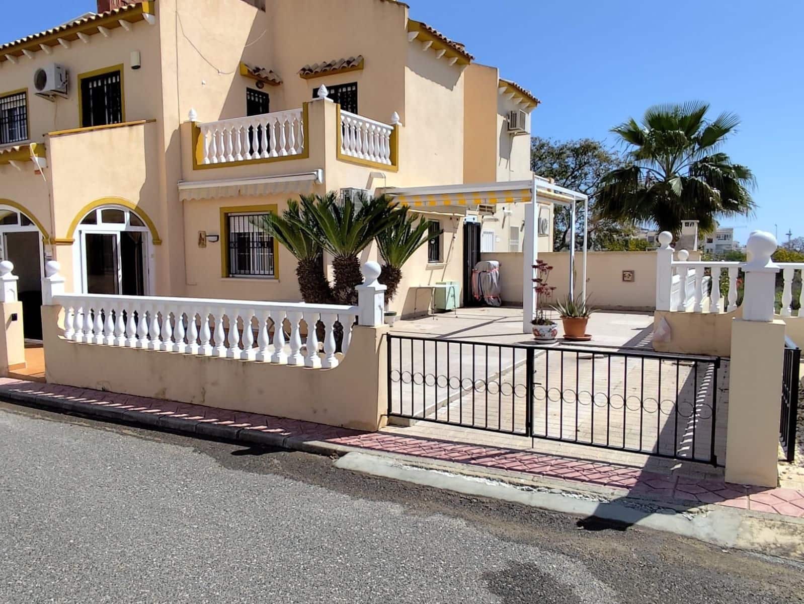 2 bedroom Bungalow for sale in Orihuela with pool - € 230,000 (Ref: 9730293)