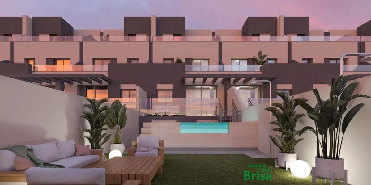 4 sovrum Radhus till salu i Torrox-Costa med pool - 428 000 € (Ref: 9730343)