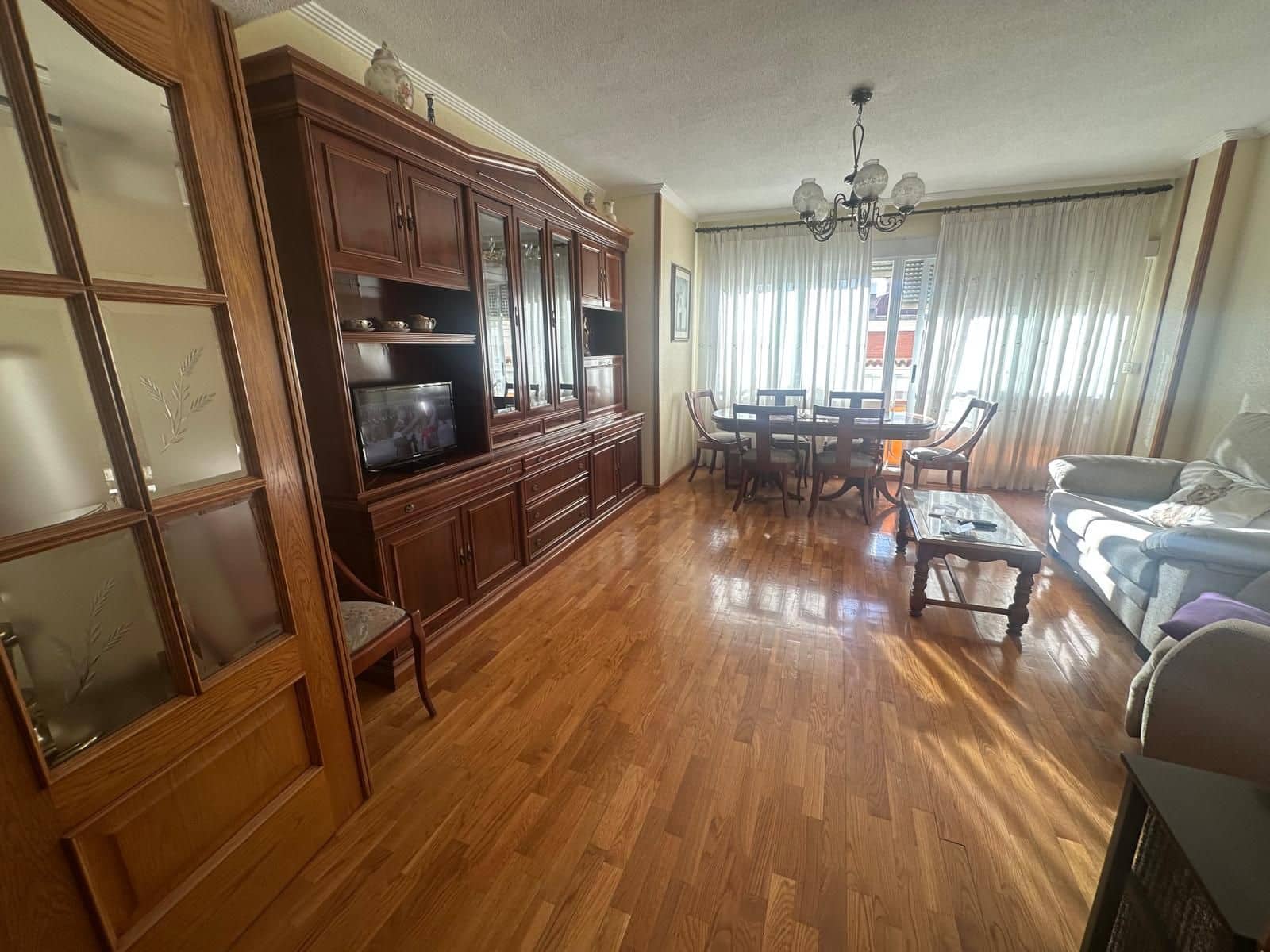 4 bedroom Apartment for sale in Alicante / Alacant city with garage - € 437,000 (Ref: 9739045)