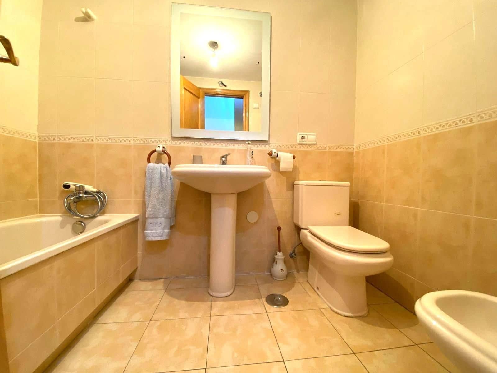 4 bedroom Apartment for sale in Alicante / Alacant city - € 390,000 (Ref: 9739046)