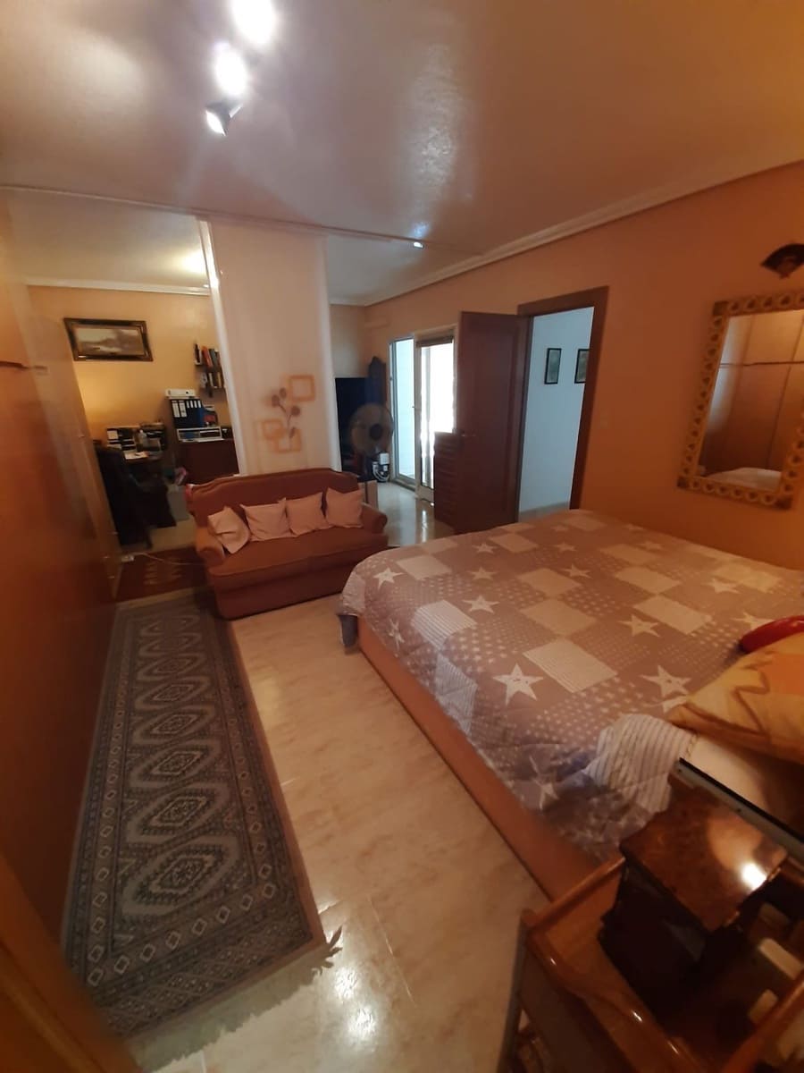 5 Zimmer Villa zu verkaufen in Villamartin - 740.000 € (Ref: 9739049)