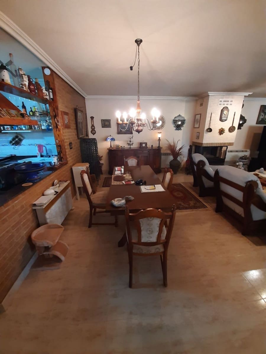 5 Zimmer Villa zu verkaufen in Villamartin - 740.000 € (Ref: 9739049)