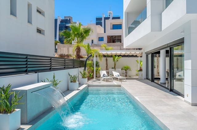 4 makuuhuone Huvila myytävänä paikassa Los Secanos, Guardamar del Segura - 1 390 000 € (Ref: 9739051)