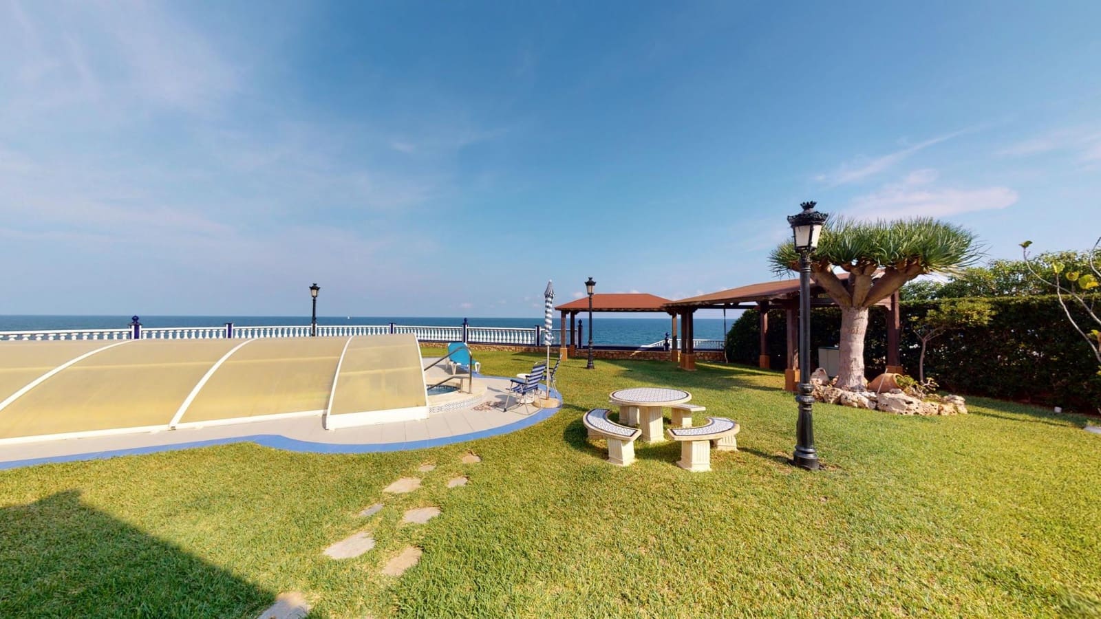 8 bedroom Villa for sale in Cabo Roig - € 4,900,000 (Ref: 9739054)