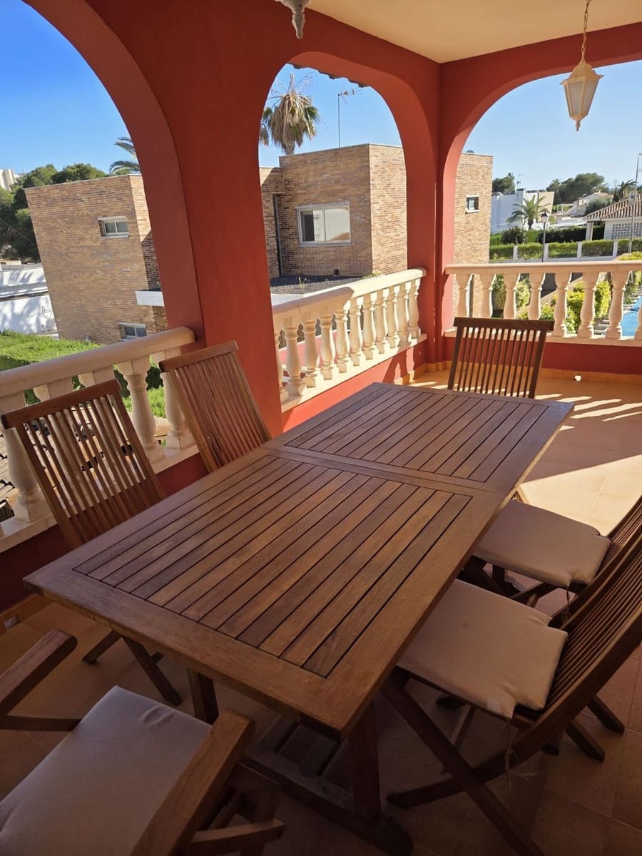5 Zimmer Villa zu verkaufen in Campoamor mit Garage - 860.000 € (Ref: 9739058)