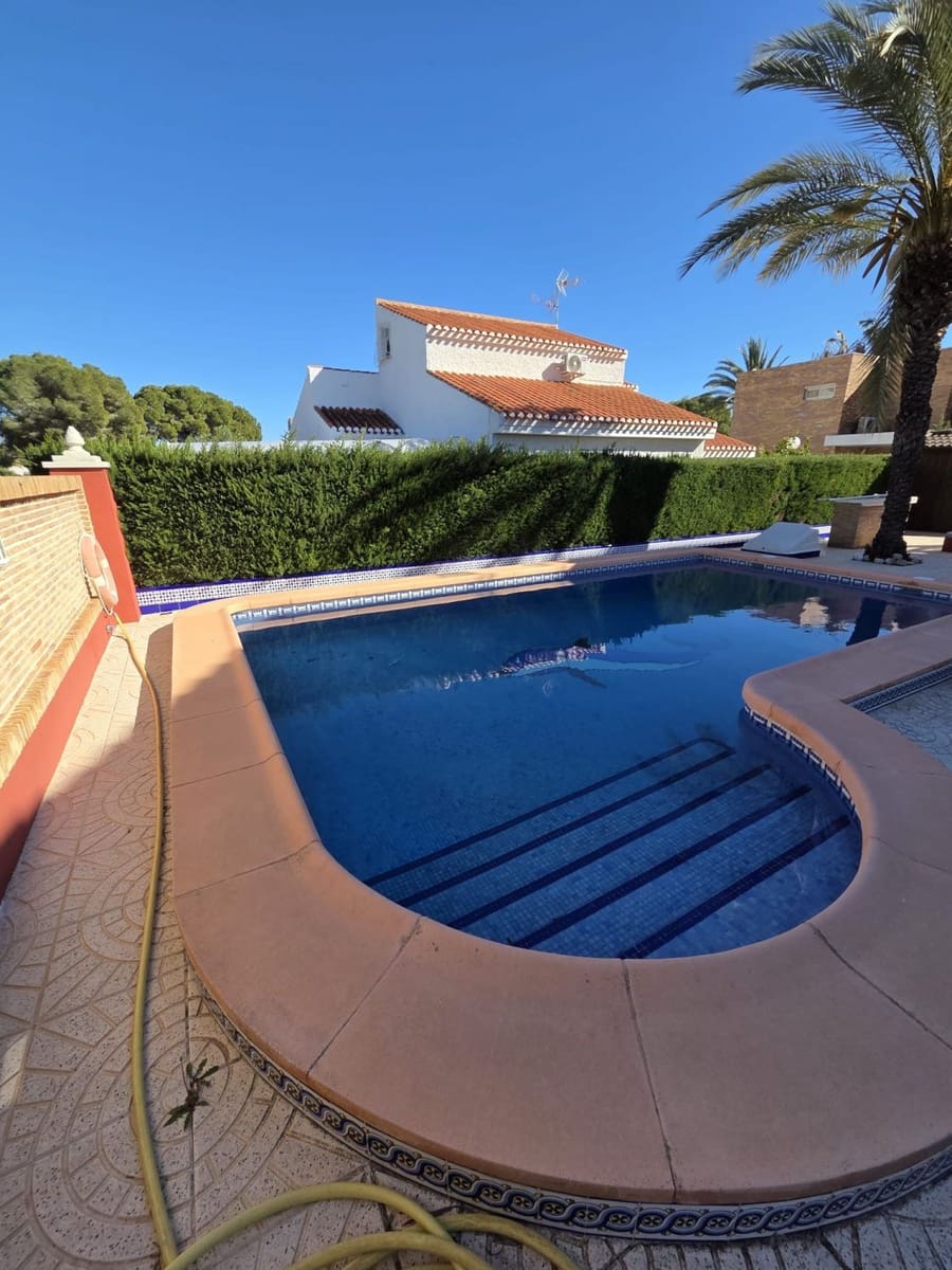 5 Zimmer Villa zu verkaufen in Campoamor mit Garage - 860.000 € (Ref: 9739058)