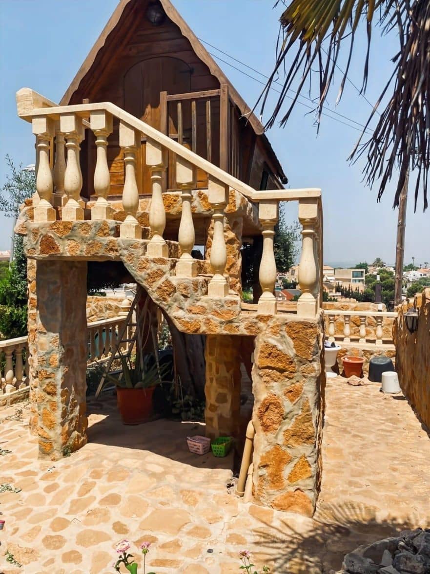 7 Zimmer Villa zu verkaufen in La Siesta - 545.000 € (Ref: 9739059)