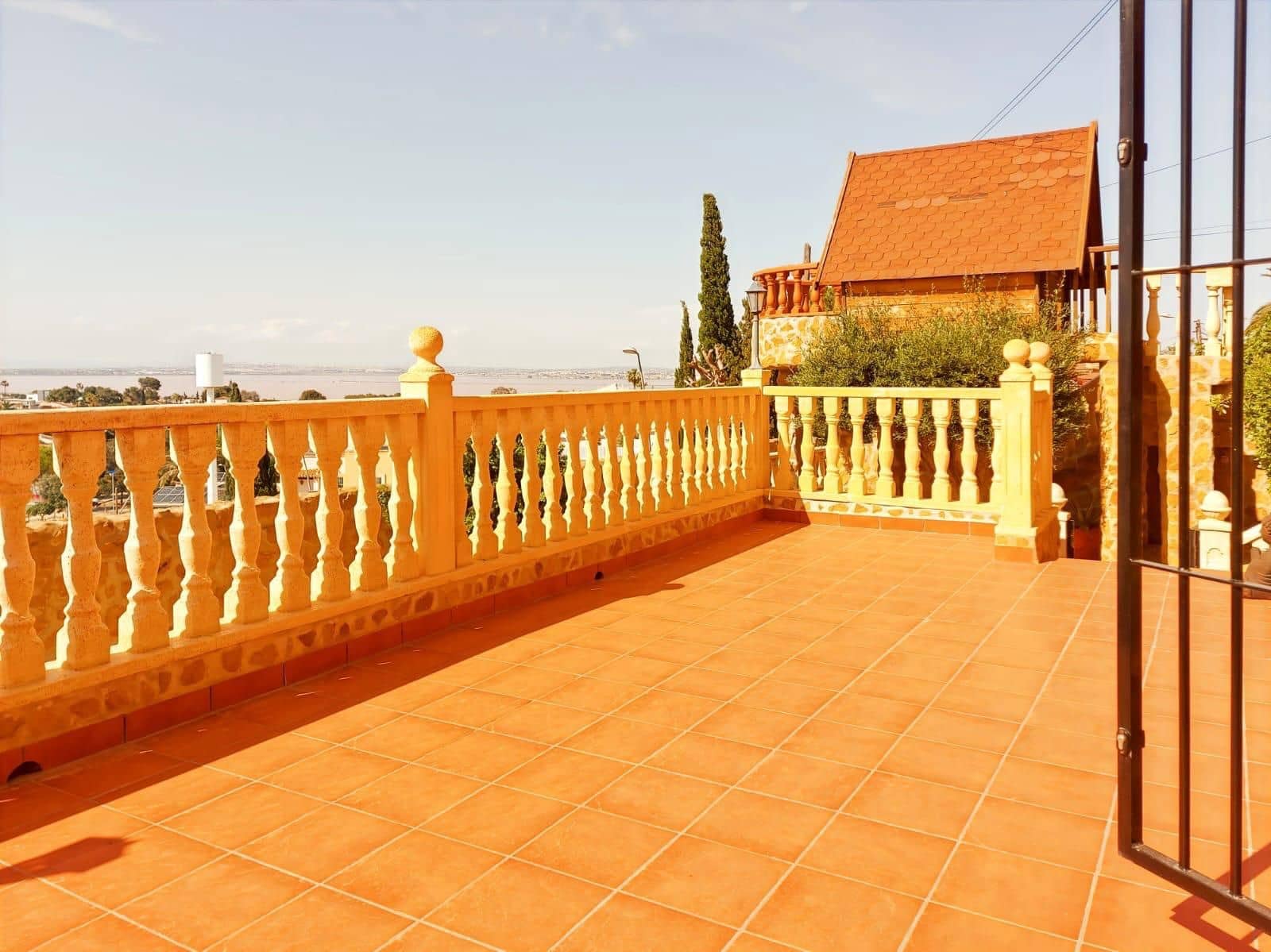 7 Zimmer Villa zu verkaufen in La Siesta - 545.000 € (Ref: 9739059)