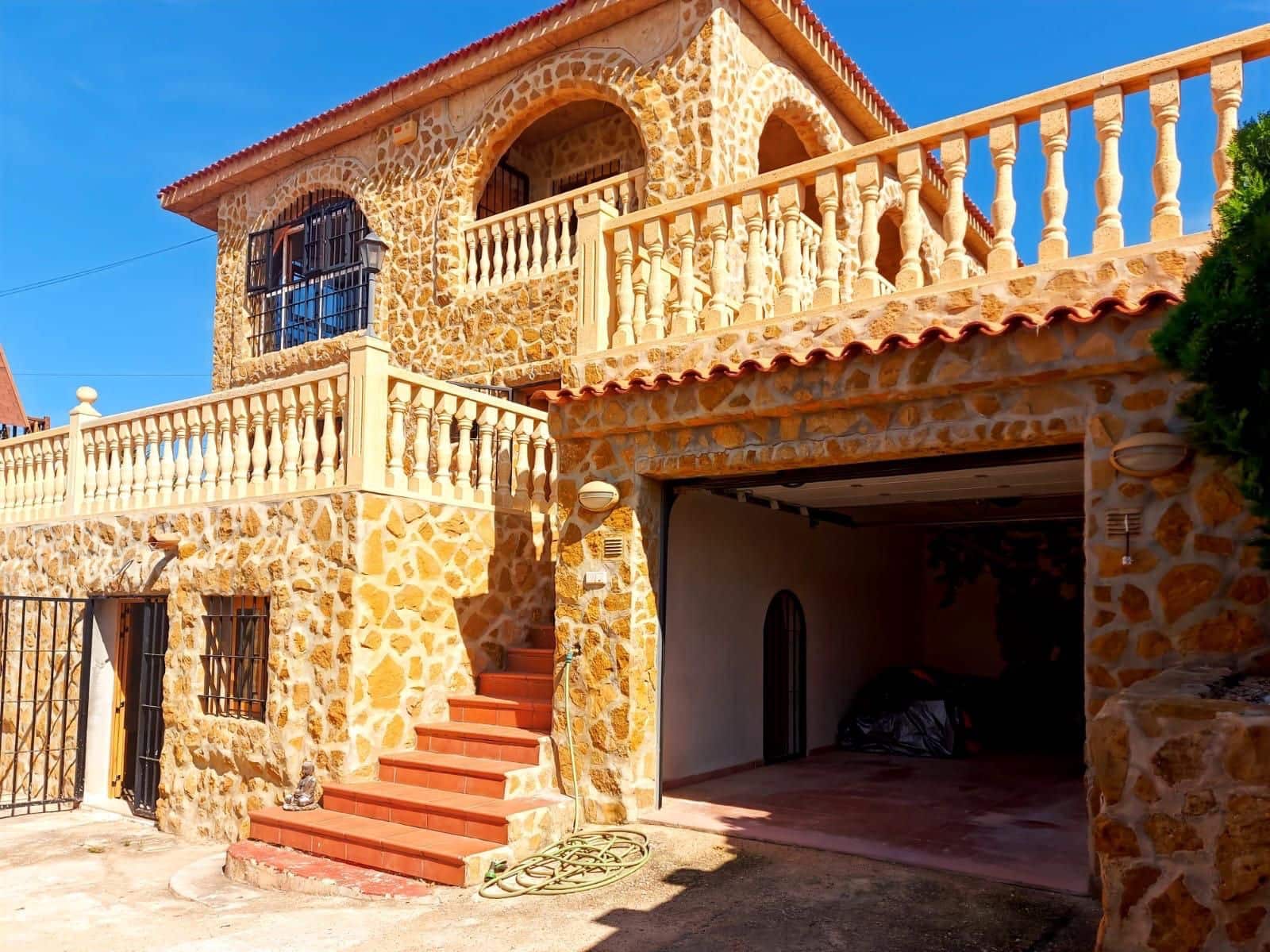 7 Zimmer Villa zu verkaufen in La Siesta - 545.000 € (Ref: 9739059)