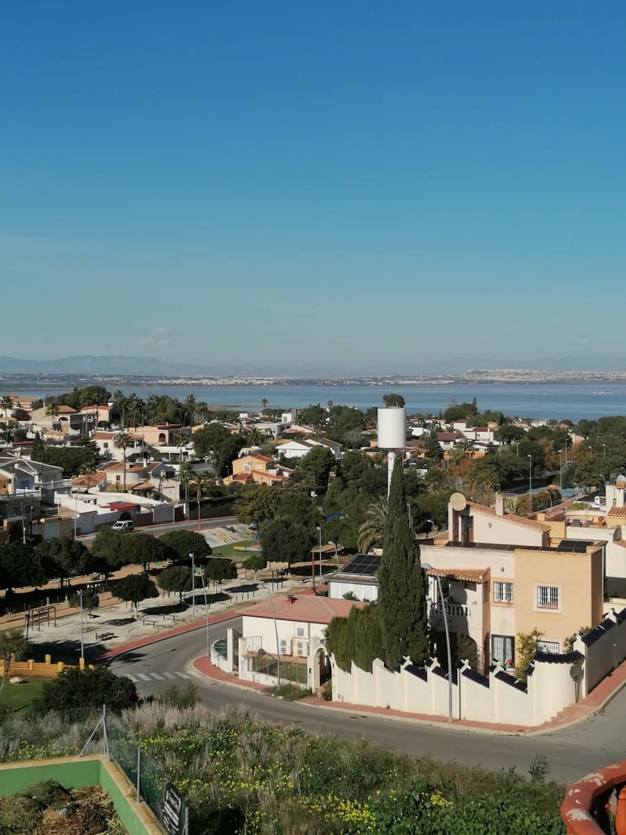 7 Zimmer Villa zu verkaufen in La Siesta - 545.000 € (Ref: 9739059)