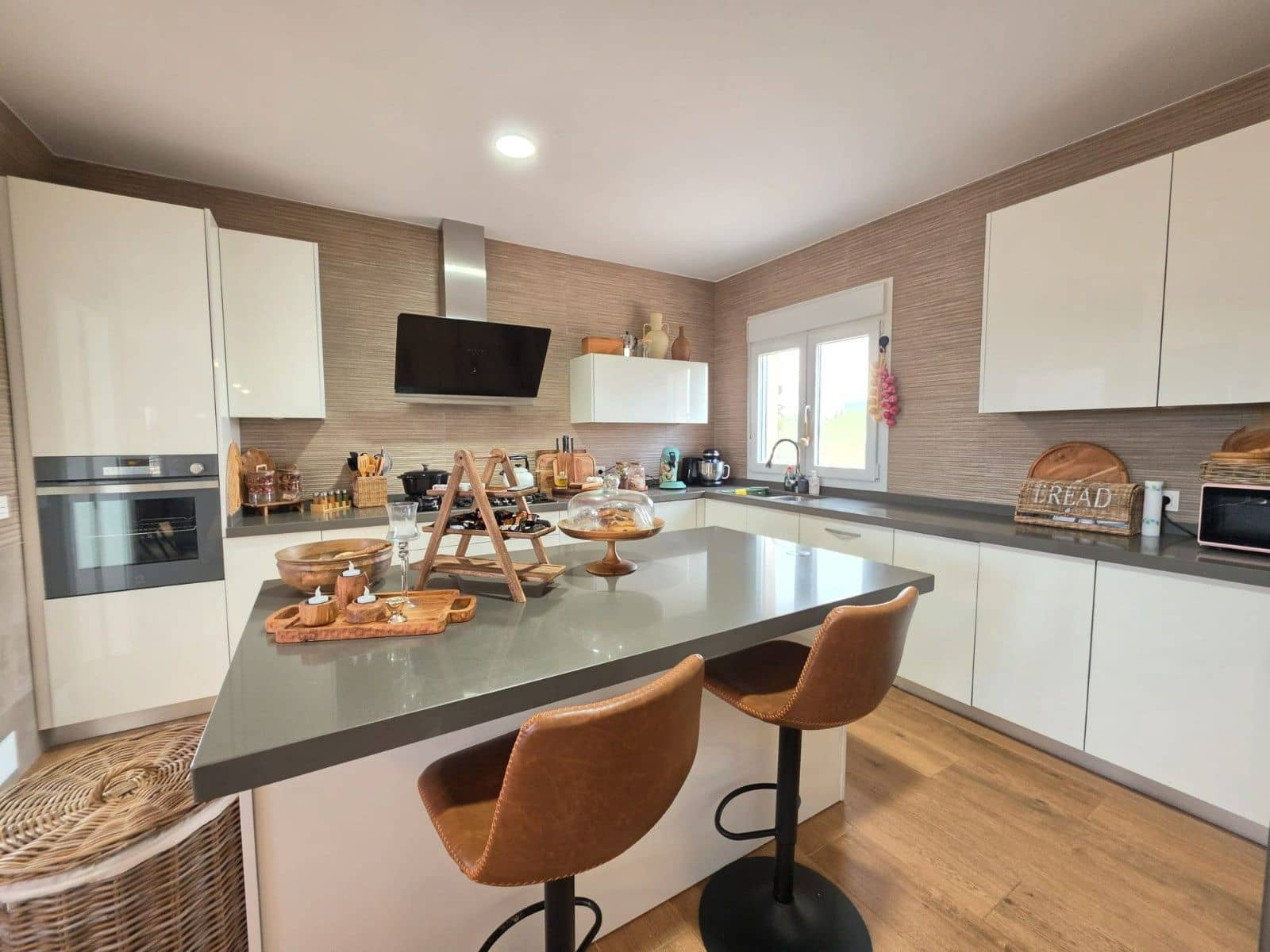 4 slaapkamer Villa te koop in Pinoso - € 549.995 (Ref: 9739065)