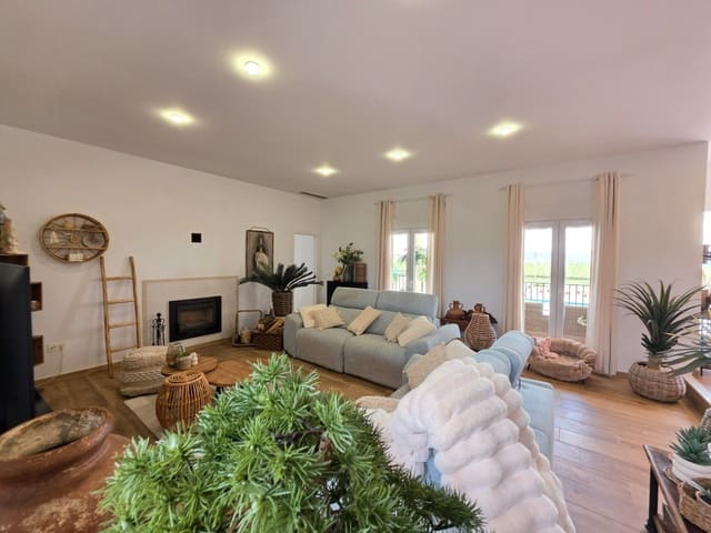 Chalet de 4 habitaciones en Pinoso en venta - 549.995 € (Ref: 9739065)