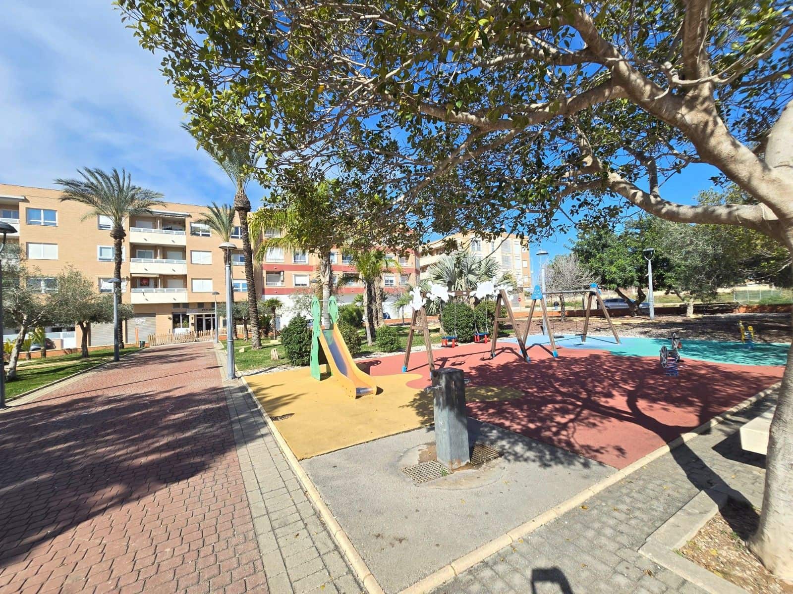 3 bedroom Apartment for sale in Los Montesinos with pool - € 145,000 (Ref: 9739067)