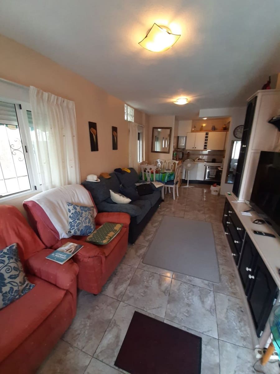 4 bedroom Semi-detached Villa for sale in El Limonar - € 199,000 (Ref: 9739071)