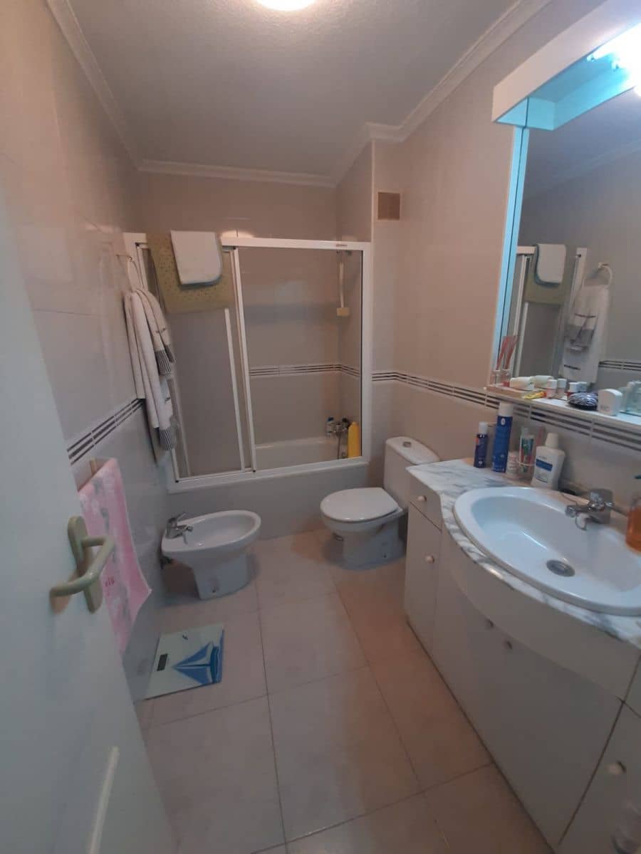 Casa de 2 habitaciones en Torrevieja en venta - 270.000 € (Ref: 9739072)