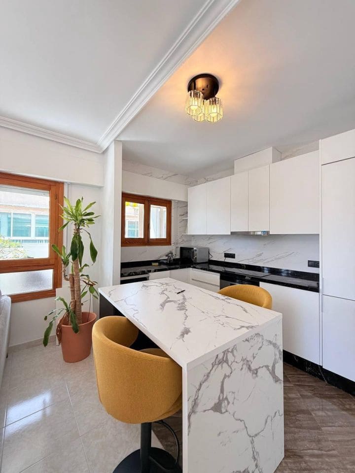 2 bedroom Penthouse for sale in Torrevieja - € 265,000 (Ref: 9741946)