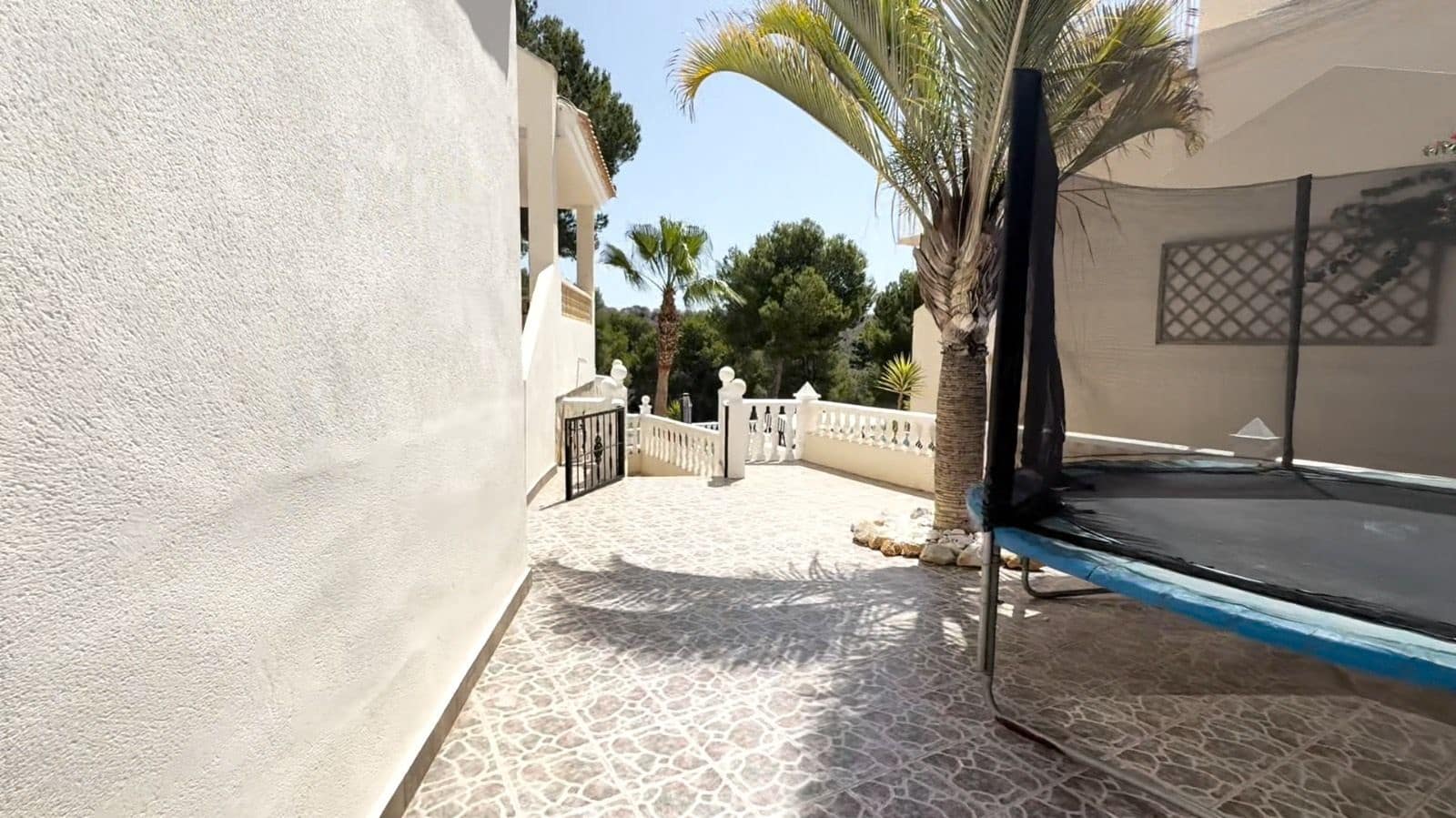 4 bedroom Villa for sale in Las Ramblas Golf with garage - € 675,000 (Ref: 9742013)