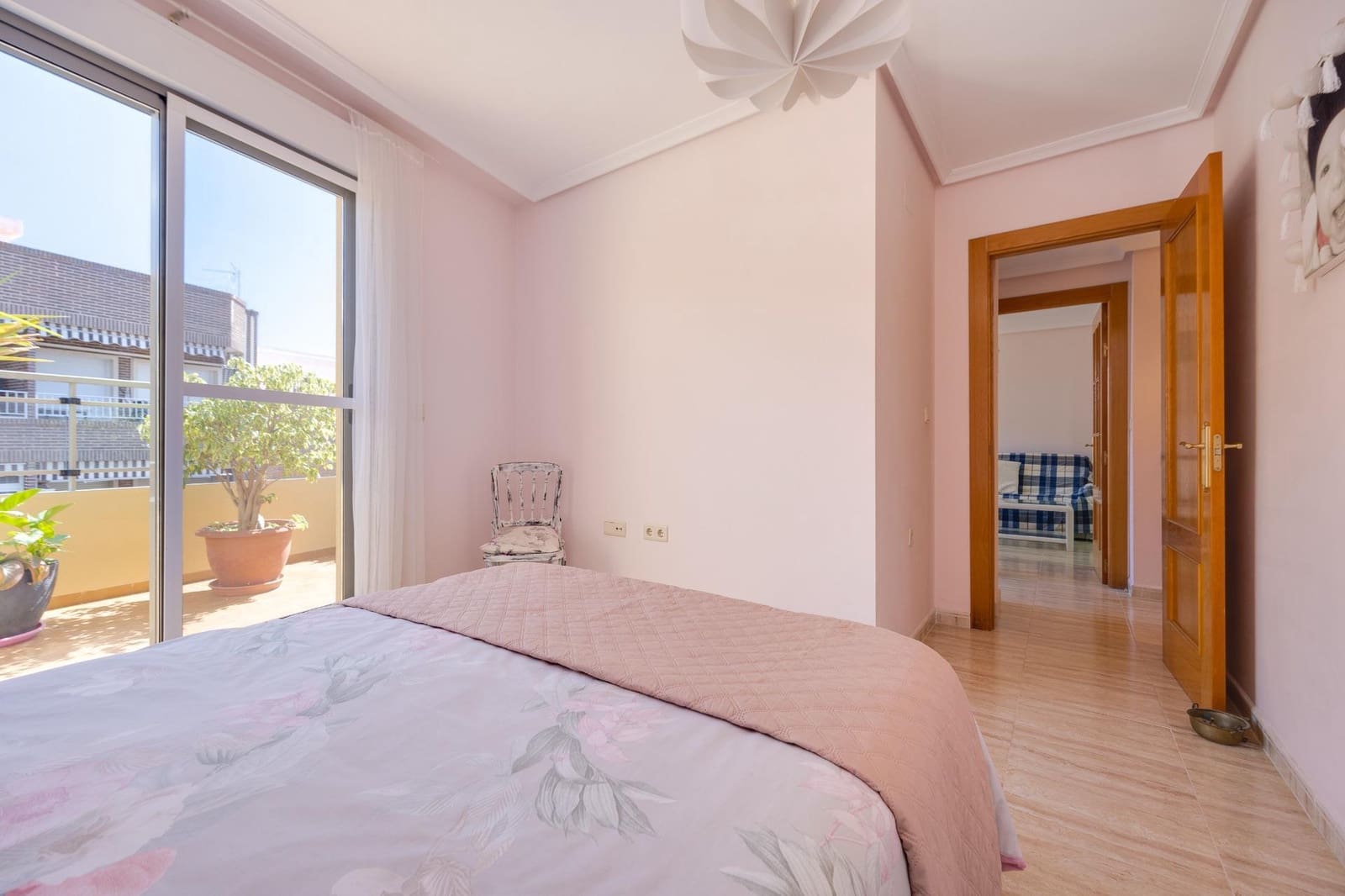 Ático de 2 habitaciones en Torrevieja en venta - 175.000 € (Ref: 9742032)