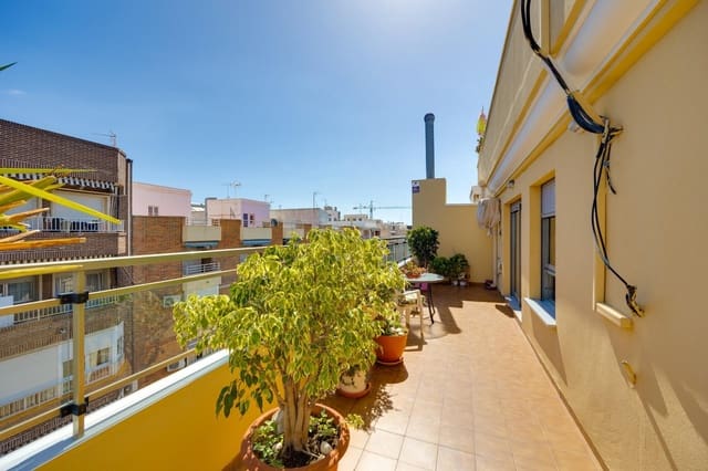 2 bedroom Penthouse for sale in Centro, Torrevieja - € 175,000 (Ref: 9742032)