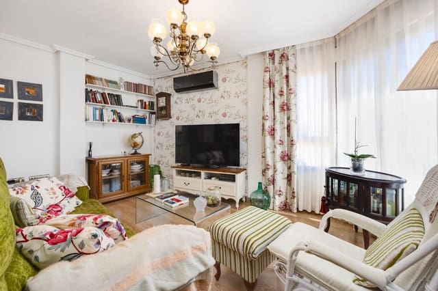 Ático de 2 habitaciones en Centro, Torrevieja en venta - 215.000 € (Ref: 9742034)