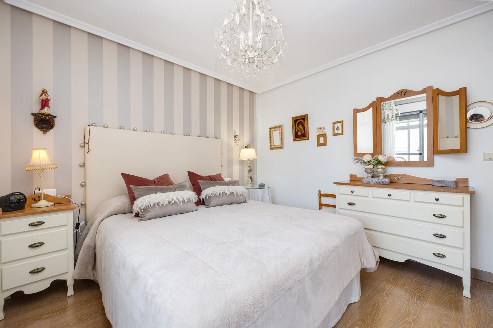 Ático de 2 habitaciones en Torrevieja en venta - 215.000 € (Ref: 9742034)