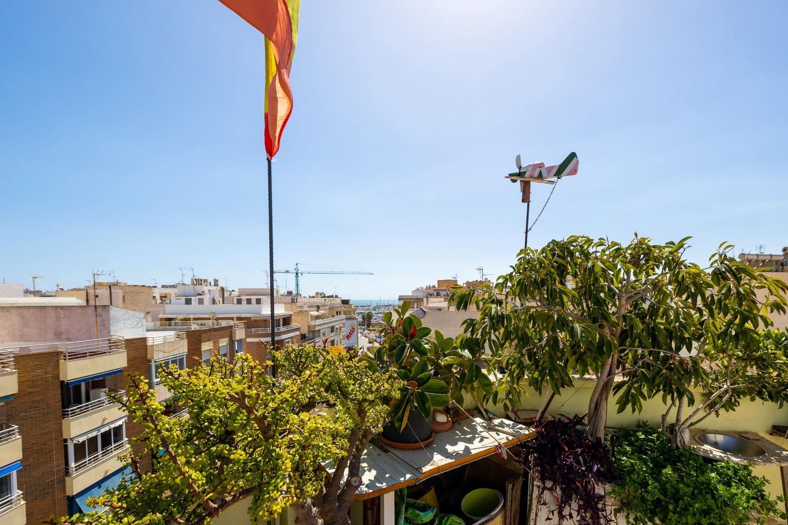 Ático de 2 habitaciones en Torrevieja en venta - 215.000 € (Ref: 9742034)