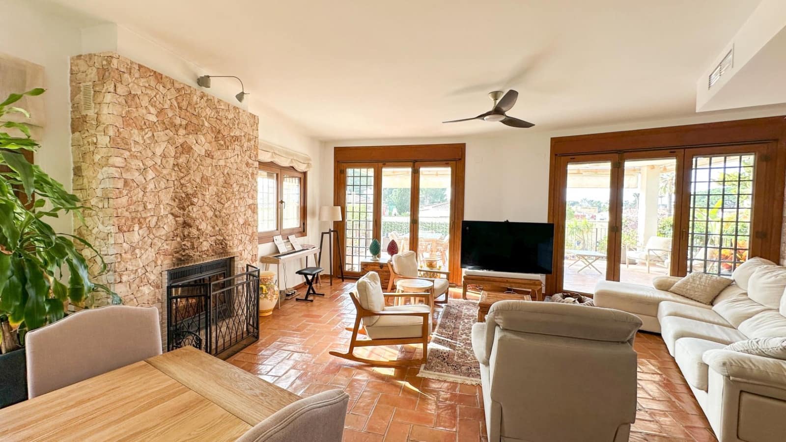 7 bedroom Villa for sale in Campoamor with garage - € 1,349,000 (Ref: 9742066)