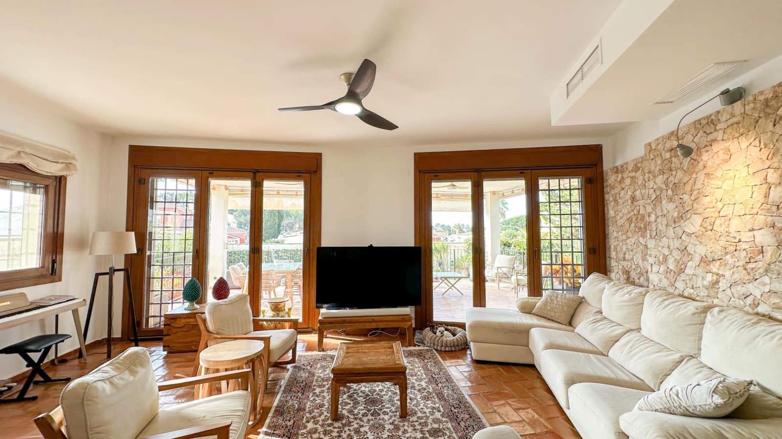 7 bedroom Villa for sale in Campoamor with garage - € 1,349,000 (Ref: 9742066)