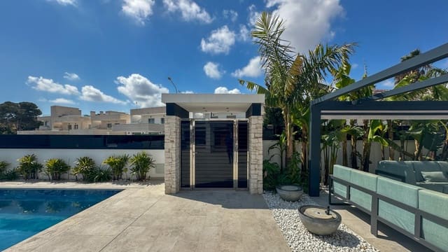 Chalet de 4 habitaciones en Villamartin, Orihuela en venta con garaje - 2.950.000 € (Ref: 9742067)