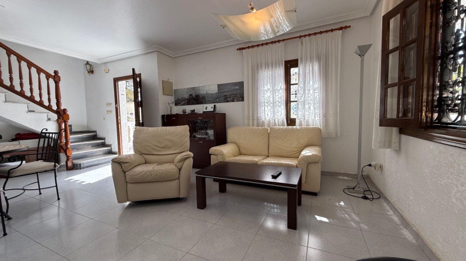 4 Zimmer Villa zu verkaufen in La Zenia mit Garage - 585.000 € (Ref: 9742080)