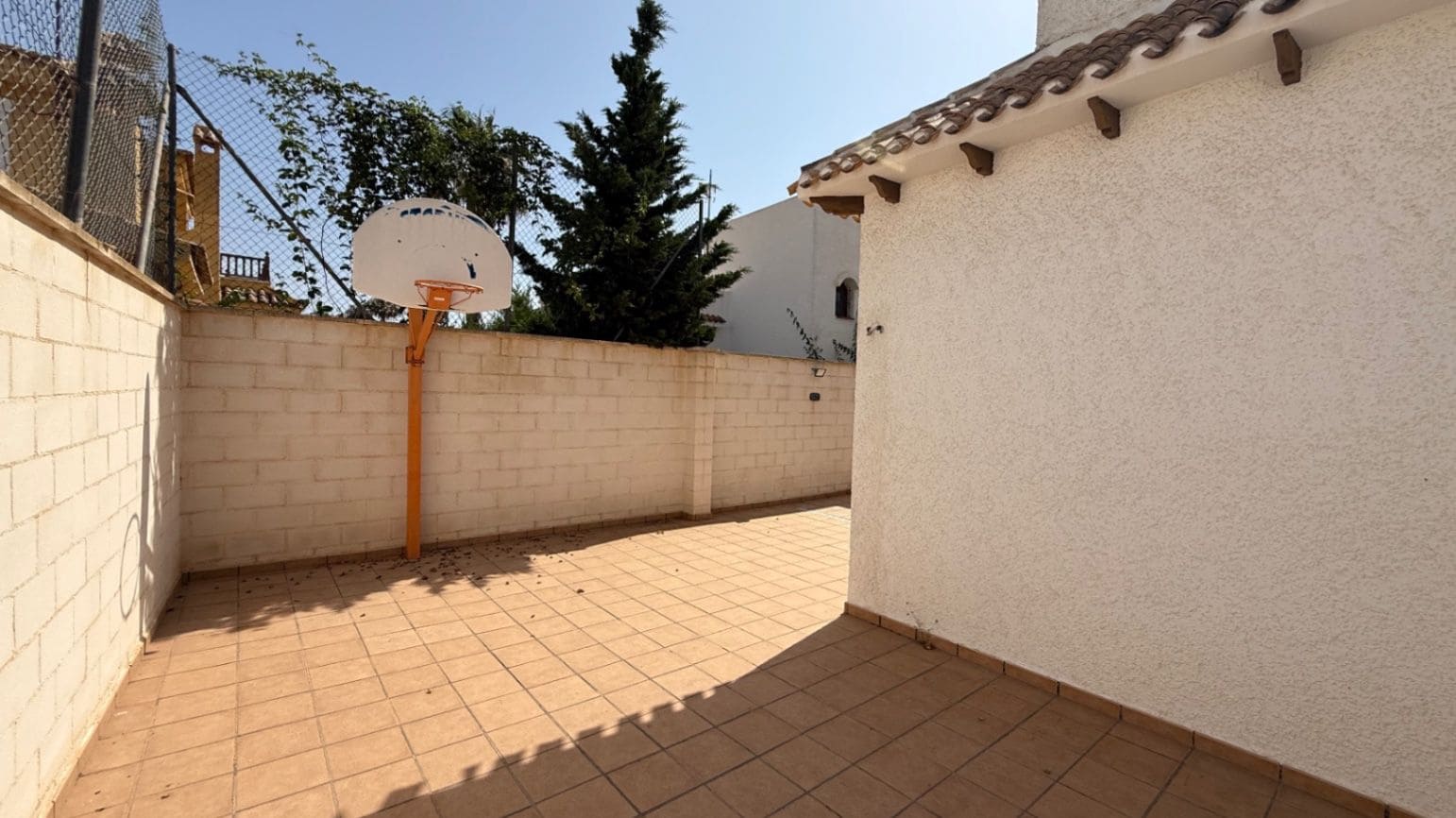 4 Zimmer Villa zu verkaufen in La Zenia mit Garage - 585.000 € (Ref: 9742080)