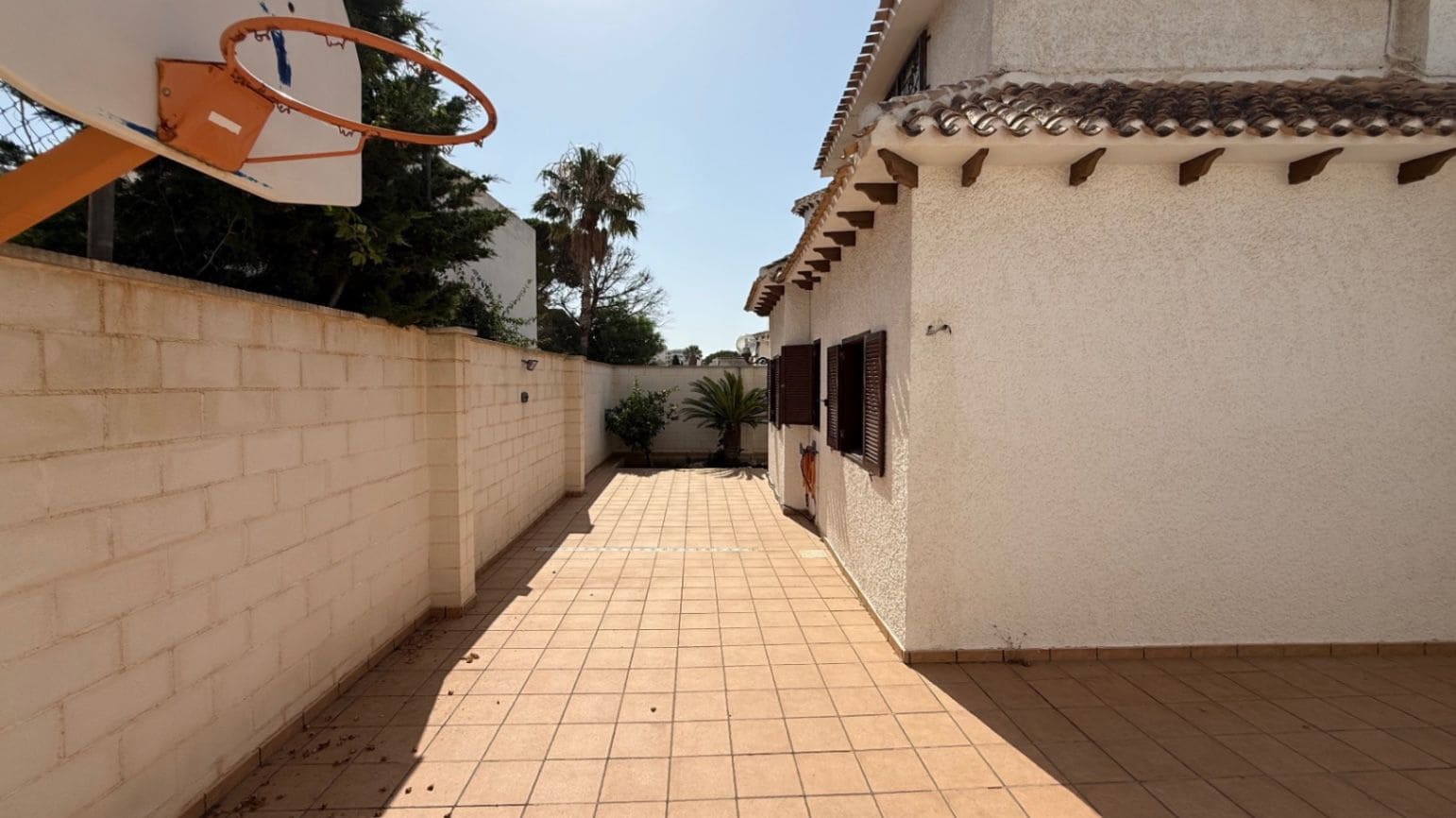 4 Zimmer Villa zu verkaufen in La Zenia mit Garage - 585.000 € (Ref: 9742080)