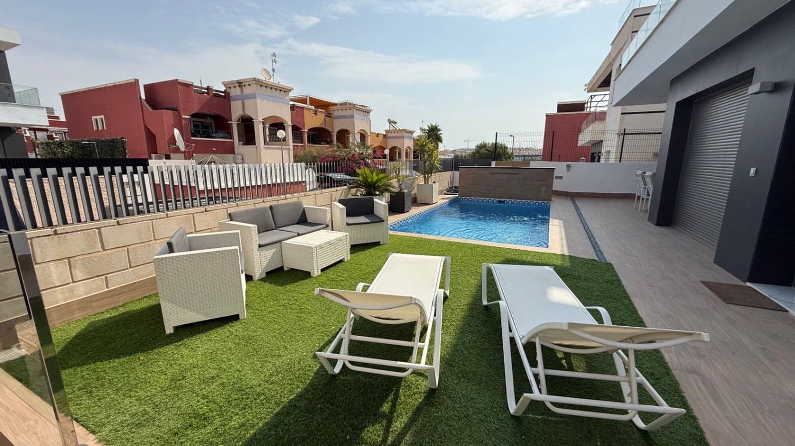 Chalet de 4 habitaciones en Orihuela Costa en venta - 490.000 € (Ref: 9742087)