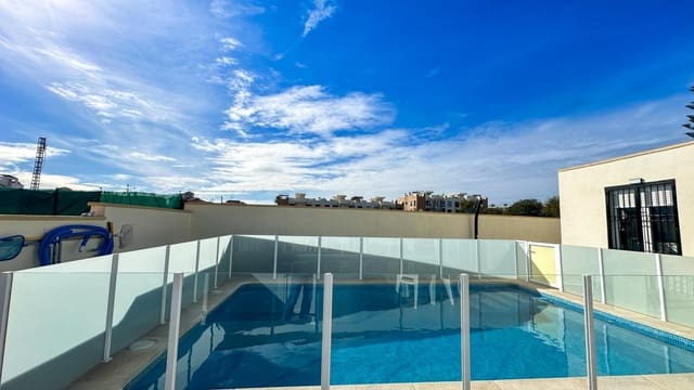Casa de 2 habitaciones en La Zenia, Orihuela en venta - 339.000 € (Ref: 9742097)