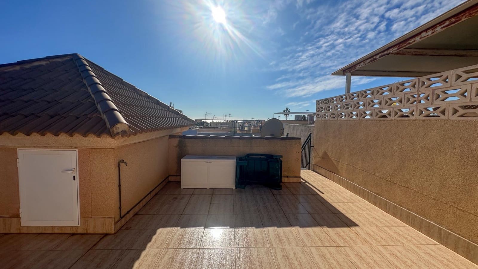 Adosado de 2 habitaciones en Torrevieja en venta - 239.000 € (Ref: 9742098)