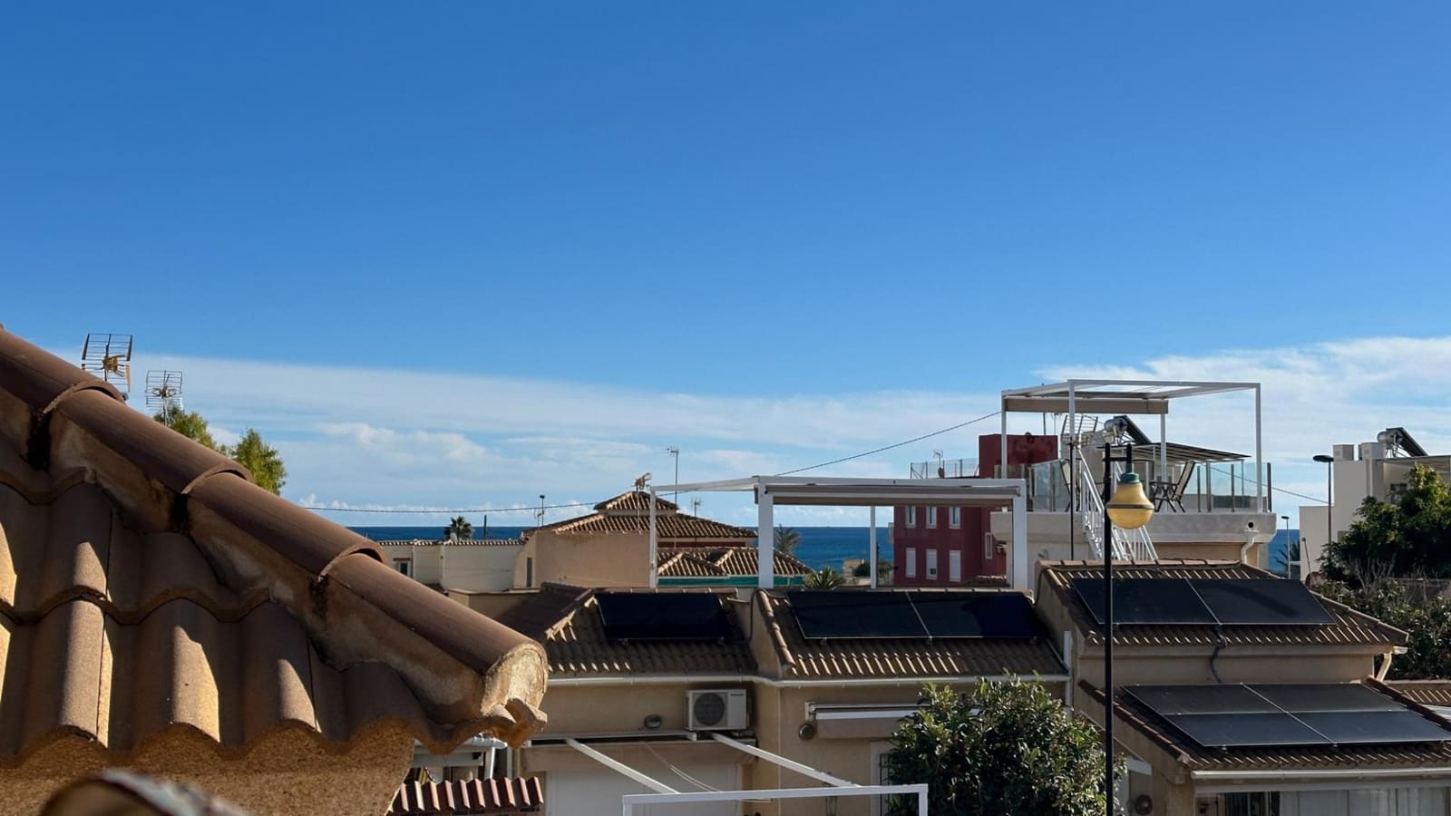 Adosado de 2 habitaciones en Torrevieja en venta - 239.000 € (Ref: 9742098)