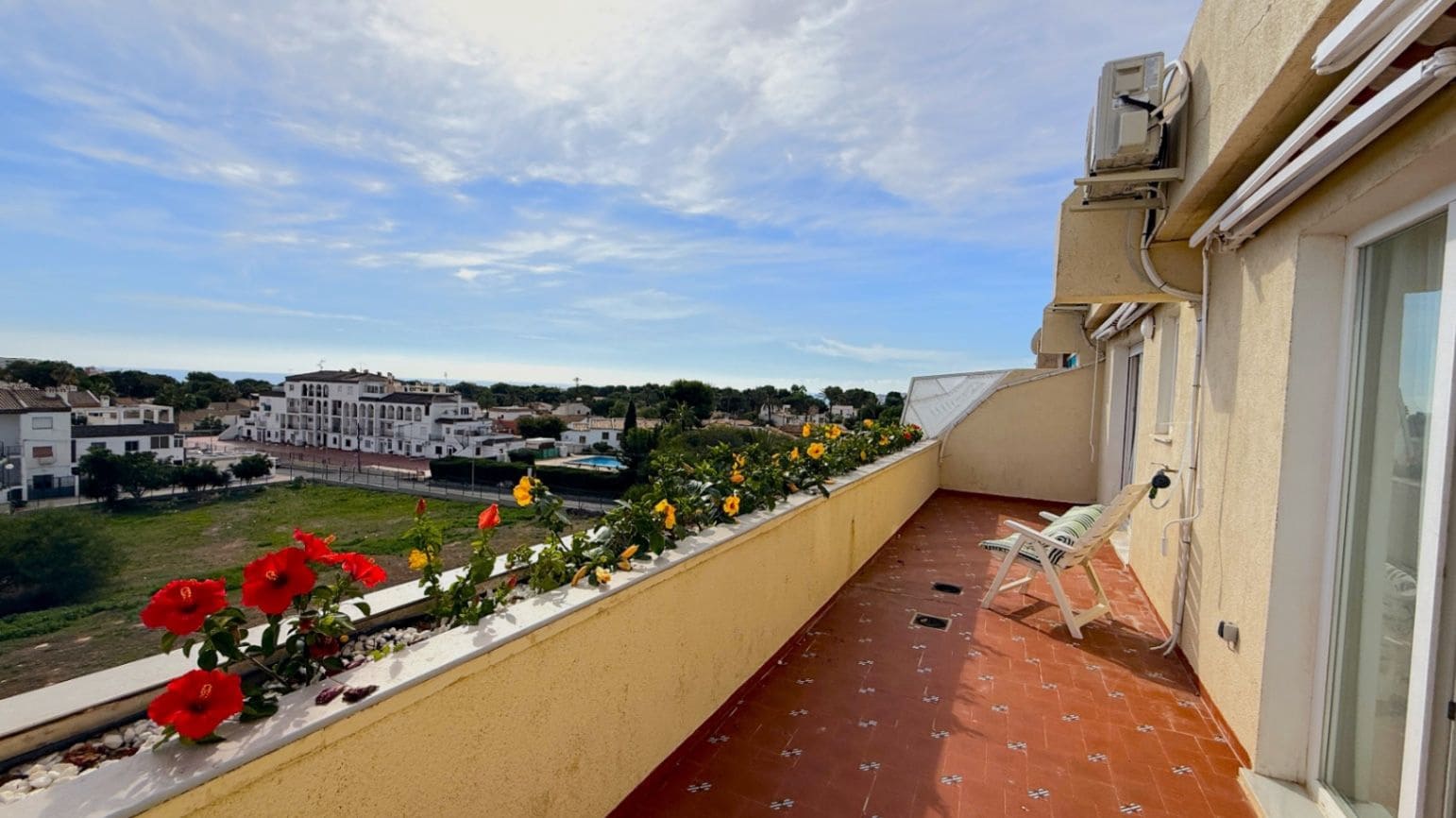 Ático de 2 habitaciones en Punta Prima en venta - 247.000 € (Ref: 9744183)