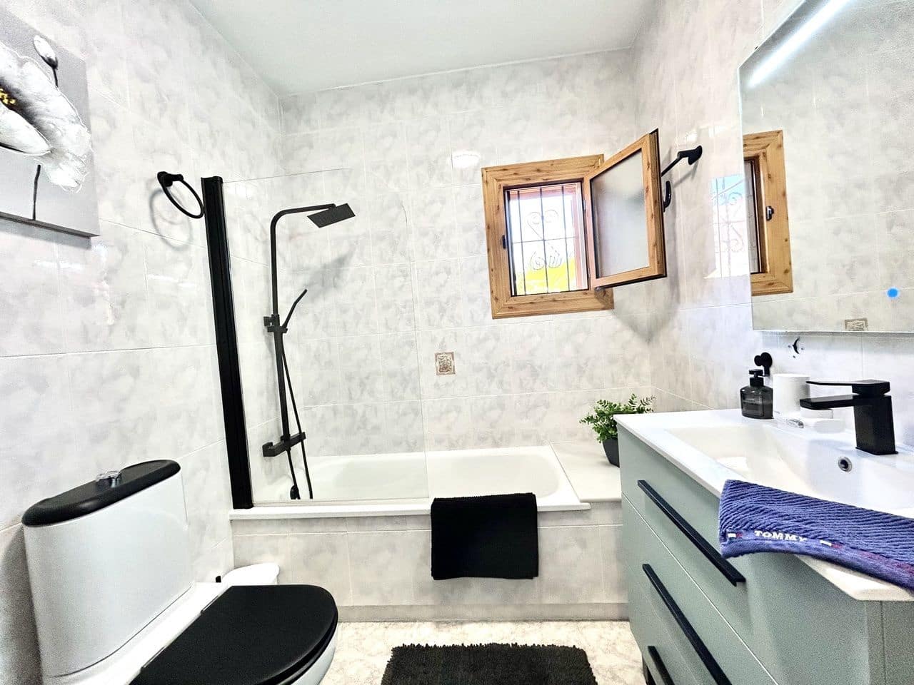 2 bedroom Townhouse for sale in La Zenia with garage - € 259,000 (Ref: 9744189)