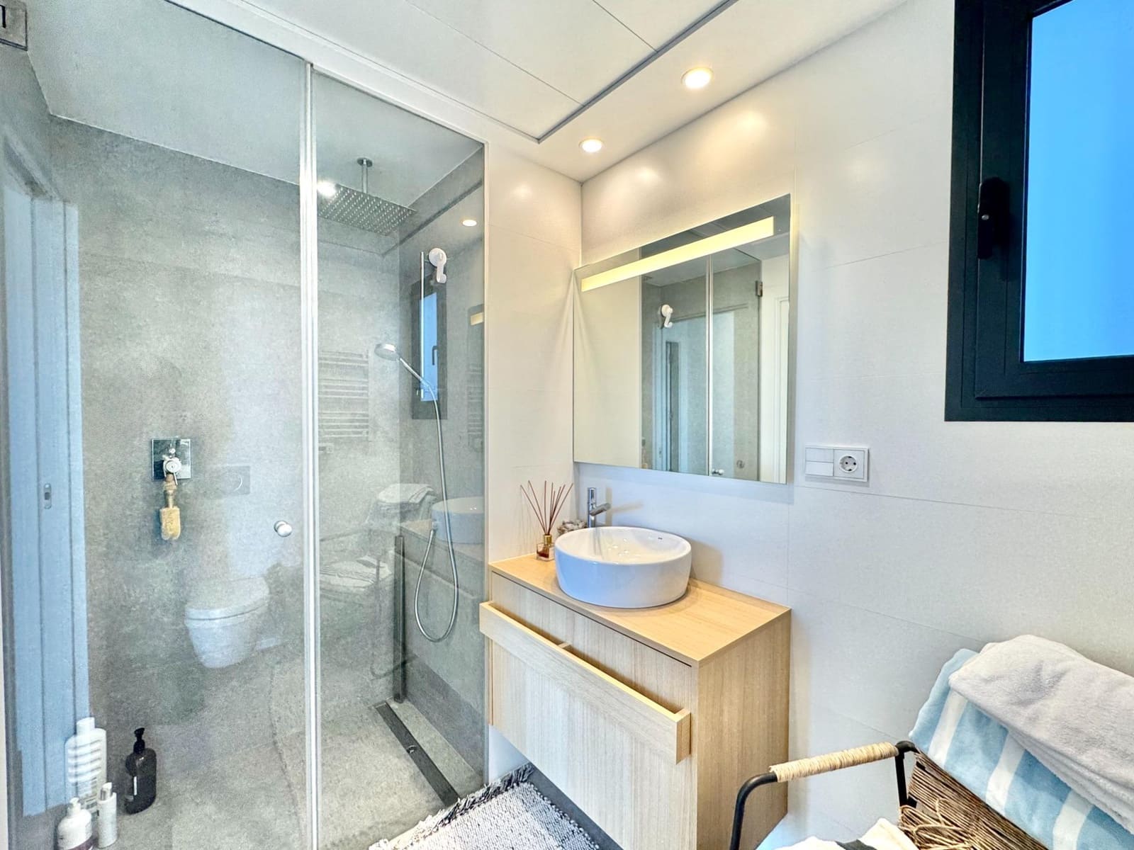 2 quarto Apartamento para venda em Las Colinas Golf com piscina garagem - 425 000 € (Ref: 9762181)